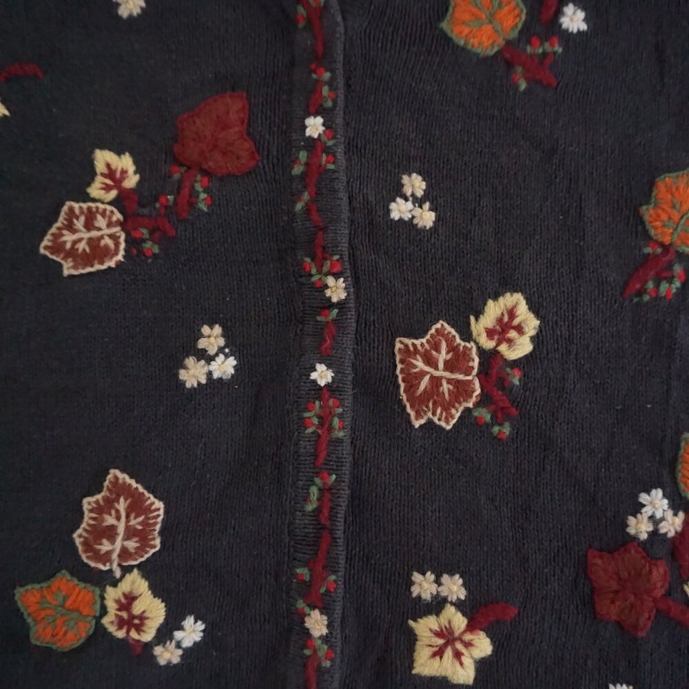 Vntage Bobbie Brooks Charcoal Floral Embroidered Knit Cotton Cottage Cardigan L - Picture 7 of 11